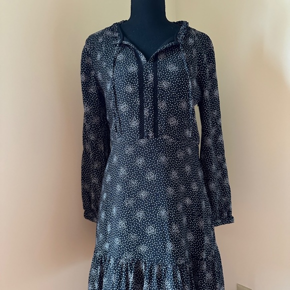 **LOFT* Black x White Long Sleeve Dress Size 4 - Picture 1 of 7
